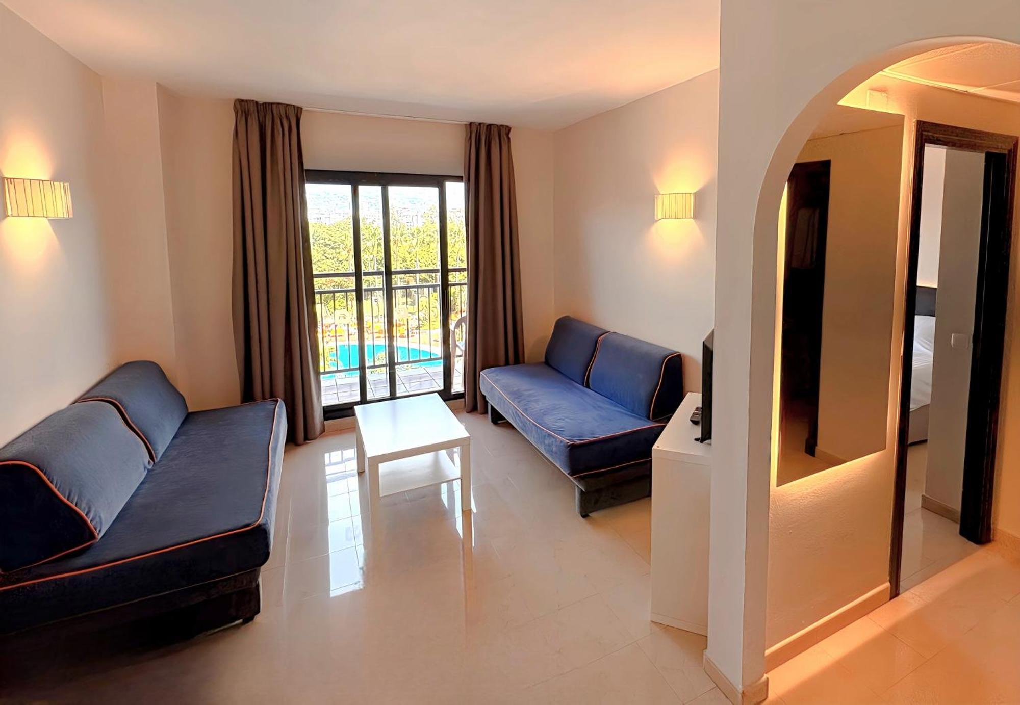 One-Bedroom Apartment Pool View